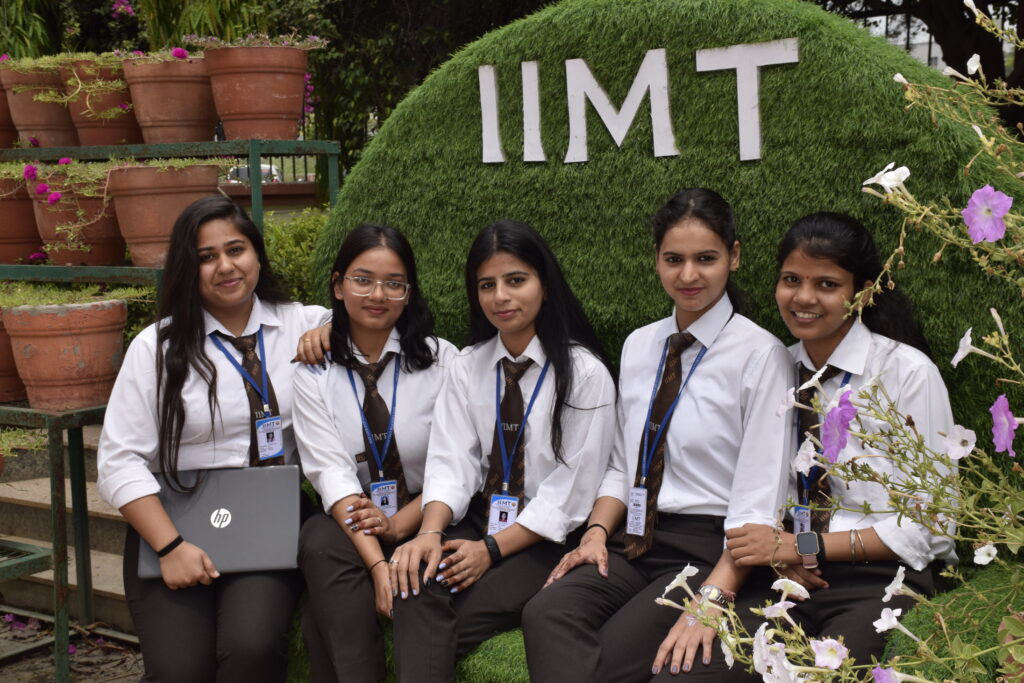 MANAGEMENT COLLEGES WITH BEST CAMPUS PLACEMENT IN NOIDA