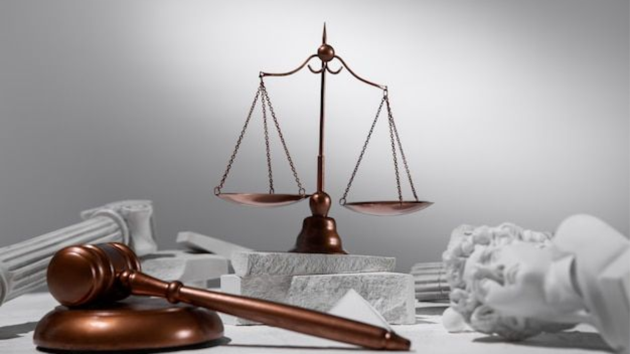 B.Com LLB vs. BA LLB: Which Law Degree is Right for You? - IIMT Group ...